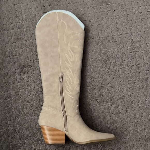 Pink Lily Shoes - Pink Lily Beige Heeled Boots